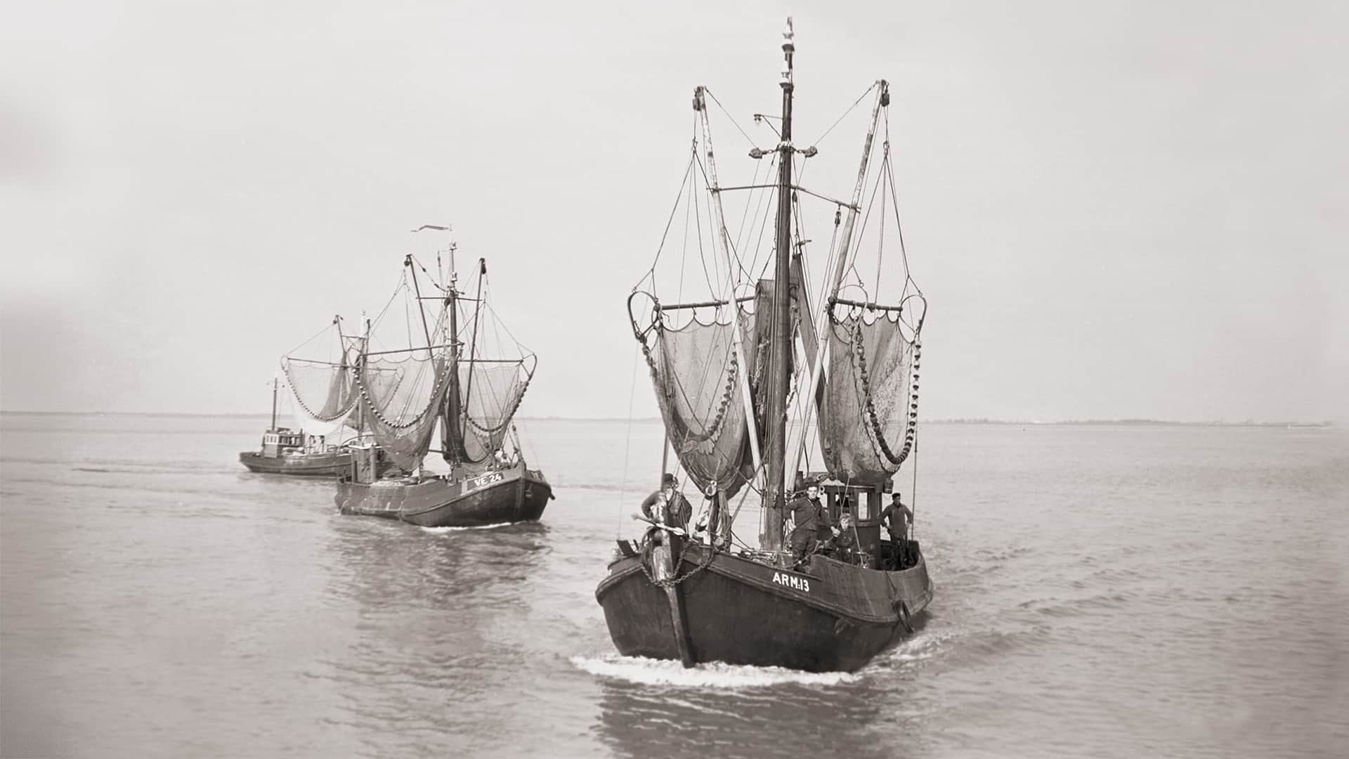 The North Sea shrimp cutter „ARM-13 de kleine Leen“ owned by Johannes van Belzen in the harbour of Veere (Zeeland) in 1956