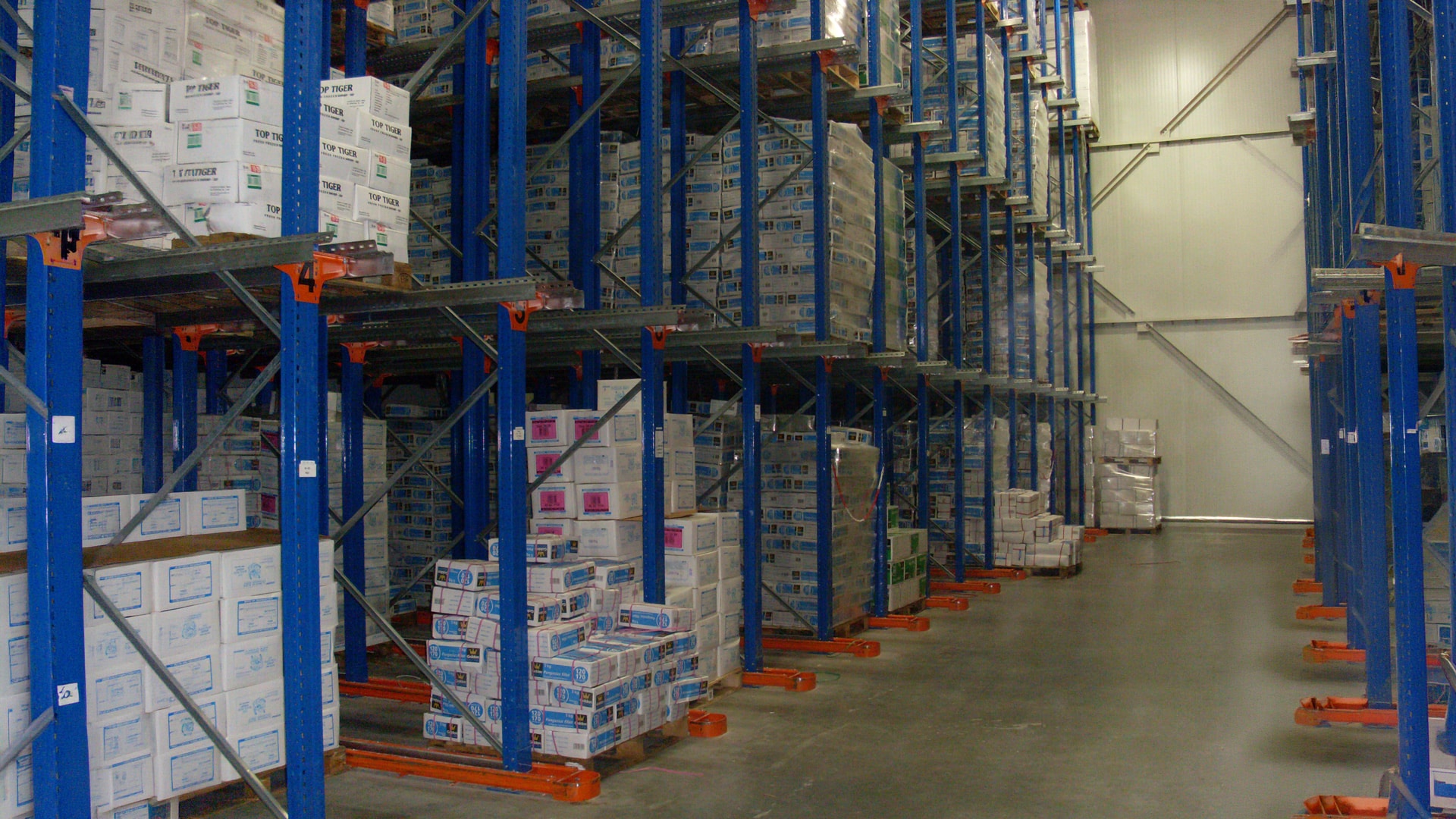 Expansion of cold and freezer storage